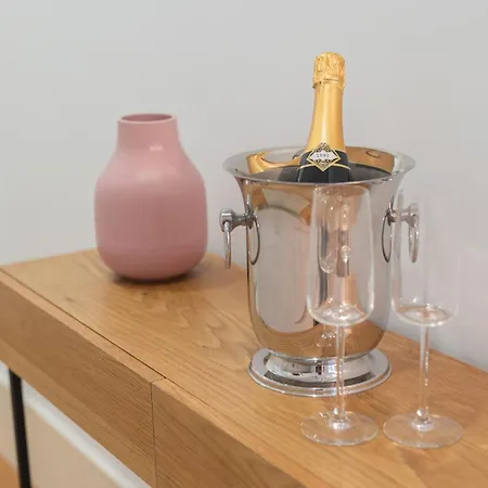 Santa Catarina Charm Downtown Near Metro 아파트 포르투