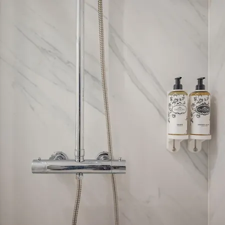 Santa Catarina Charm Downtown Near Metro * 포르투