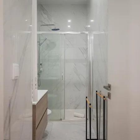 Santa Catarina Charm Downtown Near Metro *